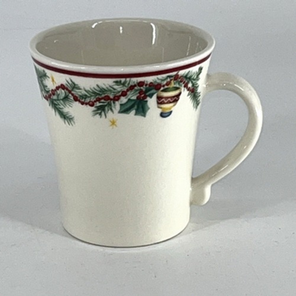 Pfaltzgraff HOLIDAY GARLAND Set Of 4 Christmas Mugs